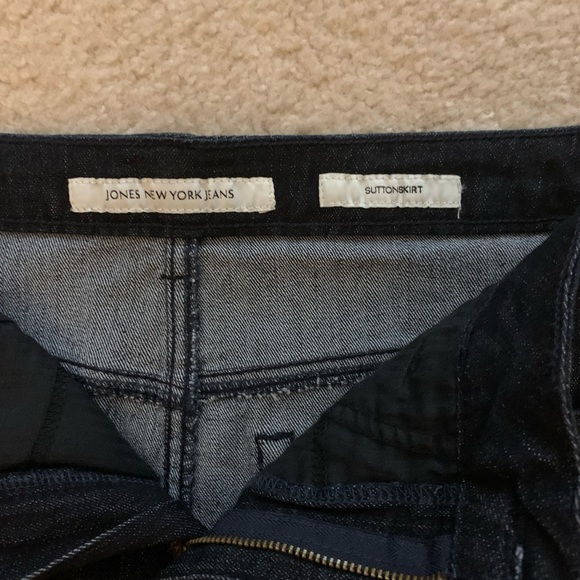 Denim skirt by Jones New York size 6 - Picture 3 of 4